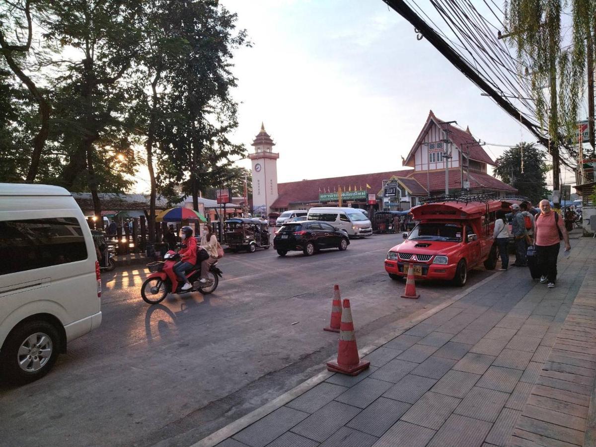 7 Pool Condo Opposite The Train Station Near Old City And Nimman Chiang Mai Exteriör bild